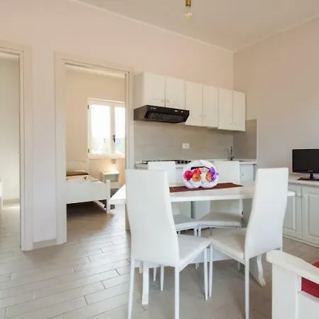 Marina Di Village Club פארק נופש רוסאנו