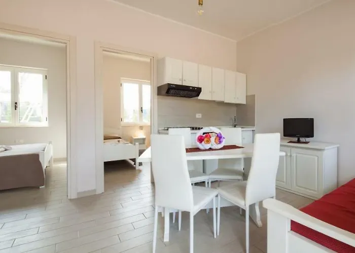 Marina Di Village Club פארק נופש רוסאנו